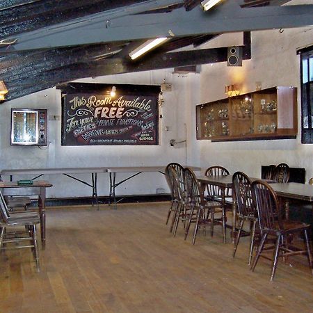 Hotel The Lion Brewery Ash  Esterno foto